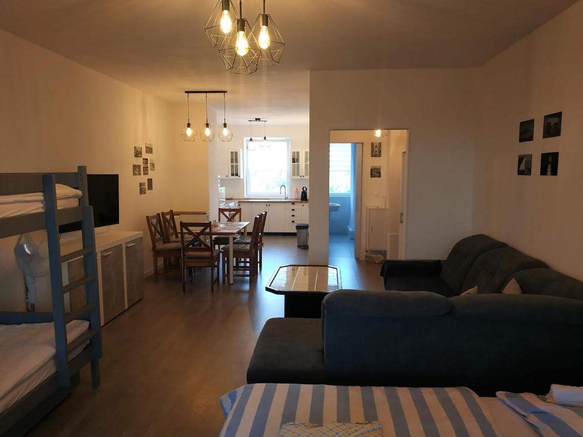 Apartman One To One Štúrovo Exterior foto