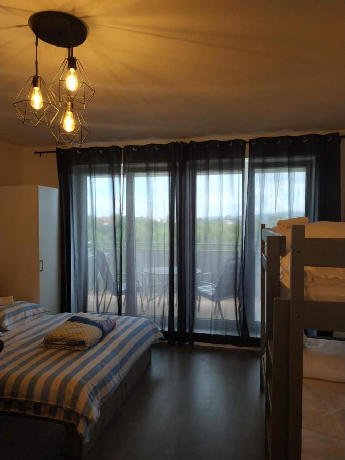 Apartman One To One Štúrovo Exterior foto